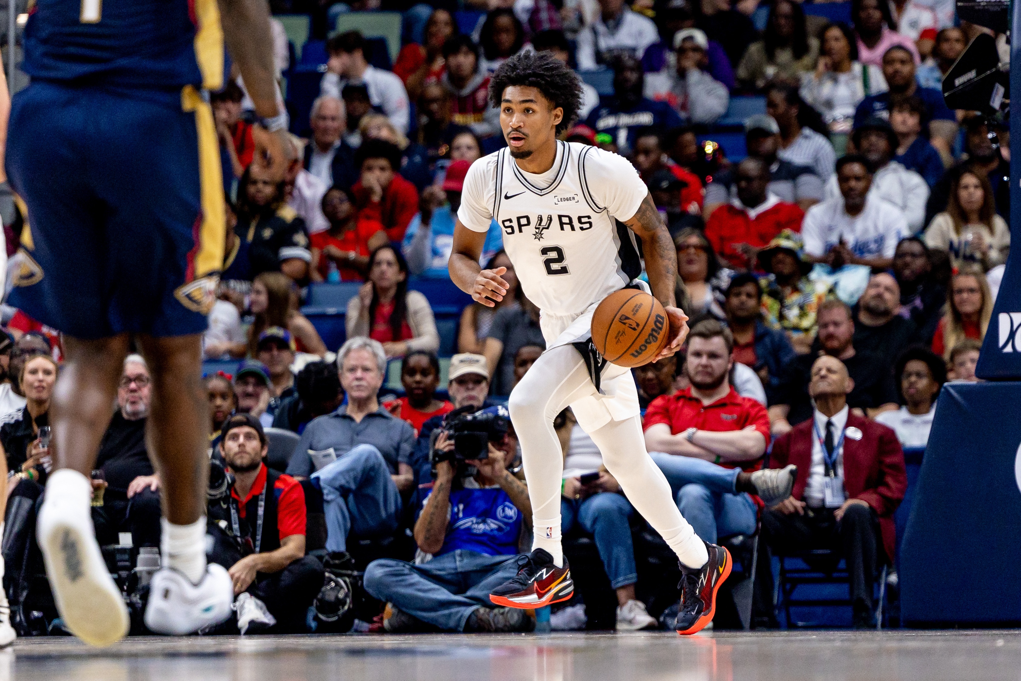 回马枪！哈珀抢到篮板回身蛇形走位上篮得分