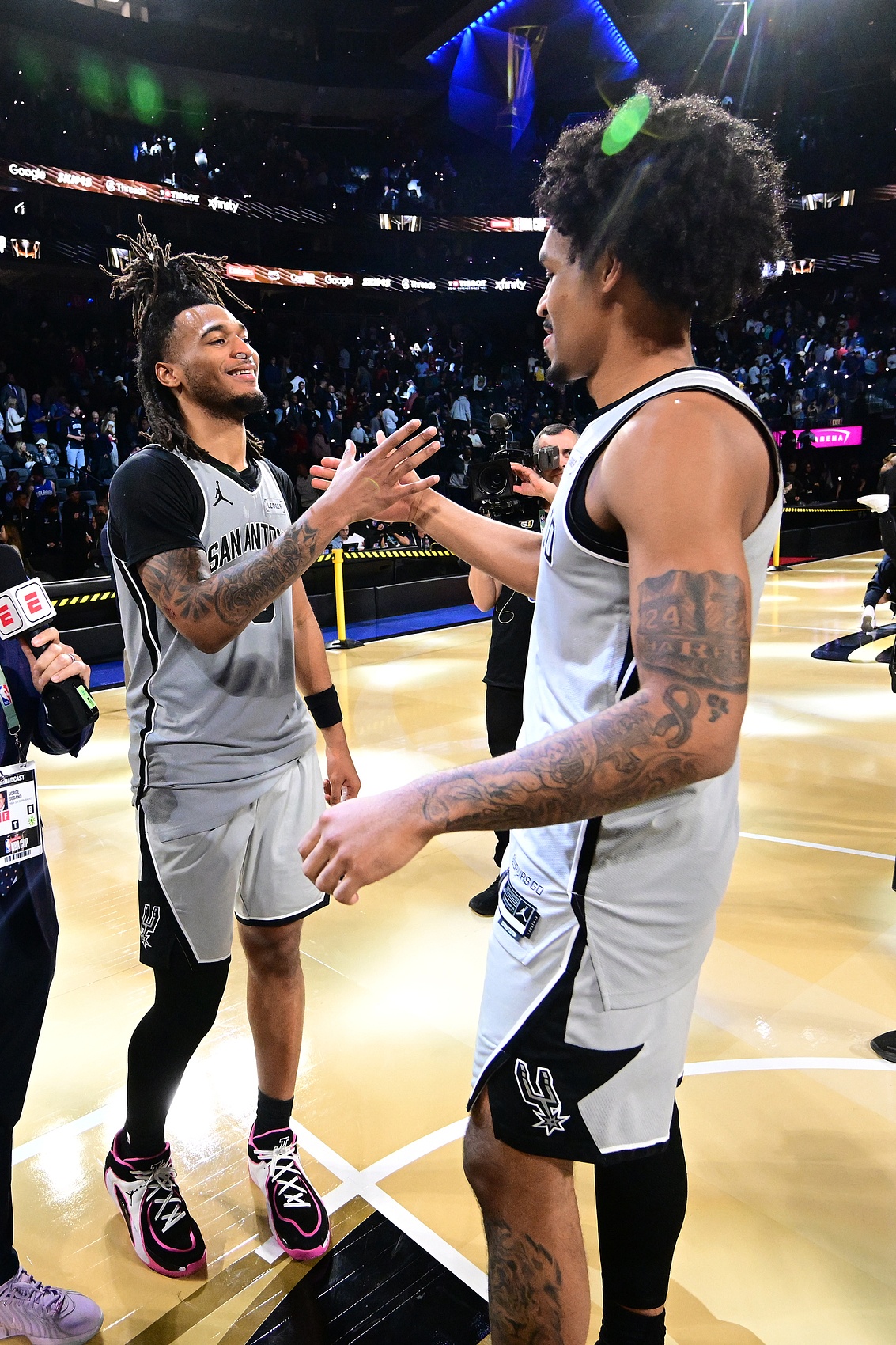 卡斯尔：我和福克斯&哈珀球商都很高 我们不在乎谁完成终结