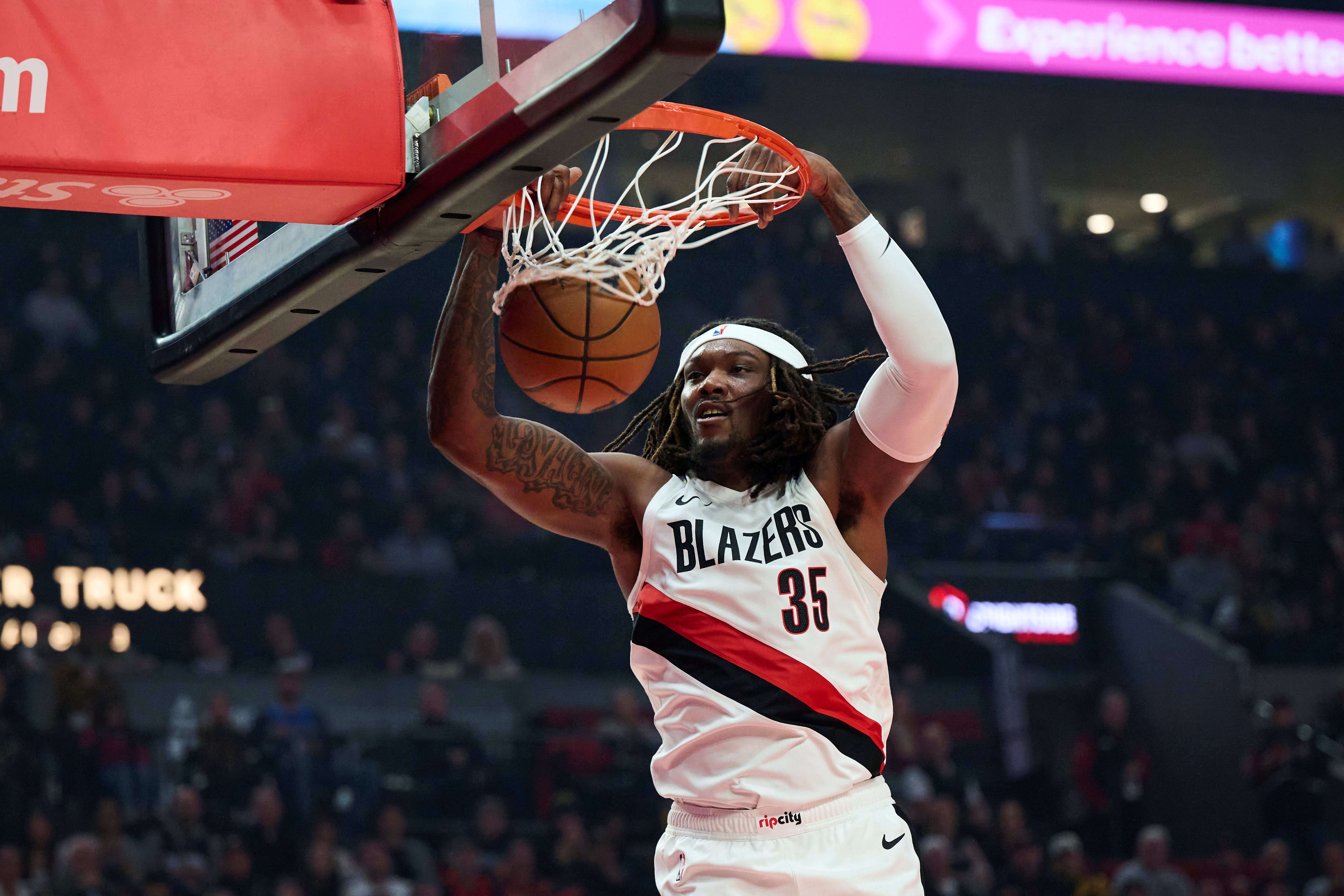 上来就扣！罗威挡拆下顺接阿夫迪亚抛传空接扣篮