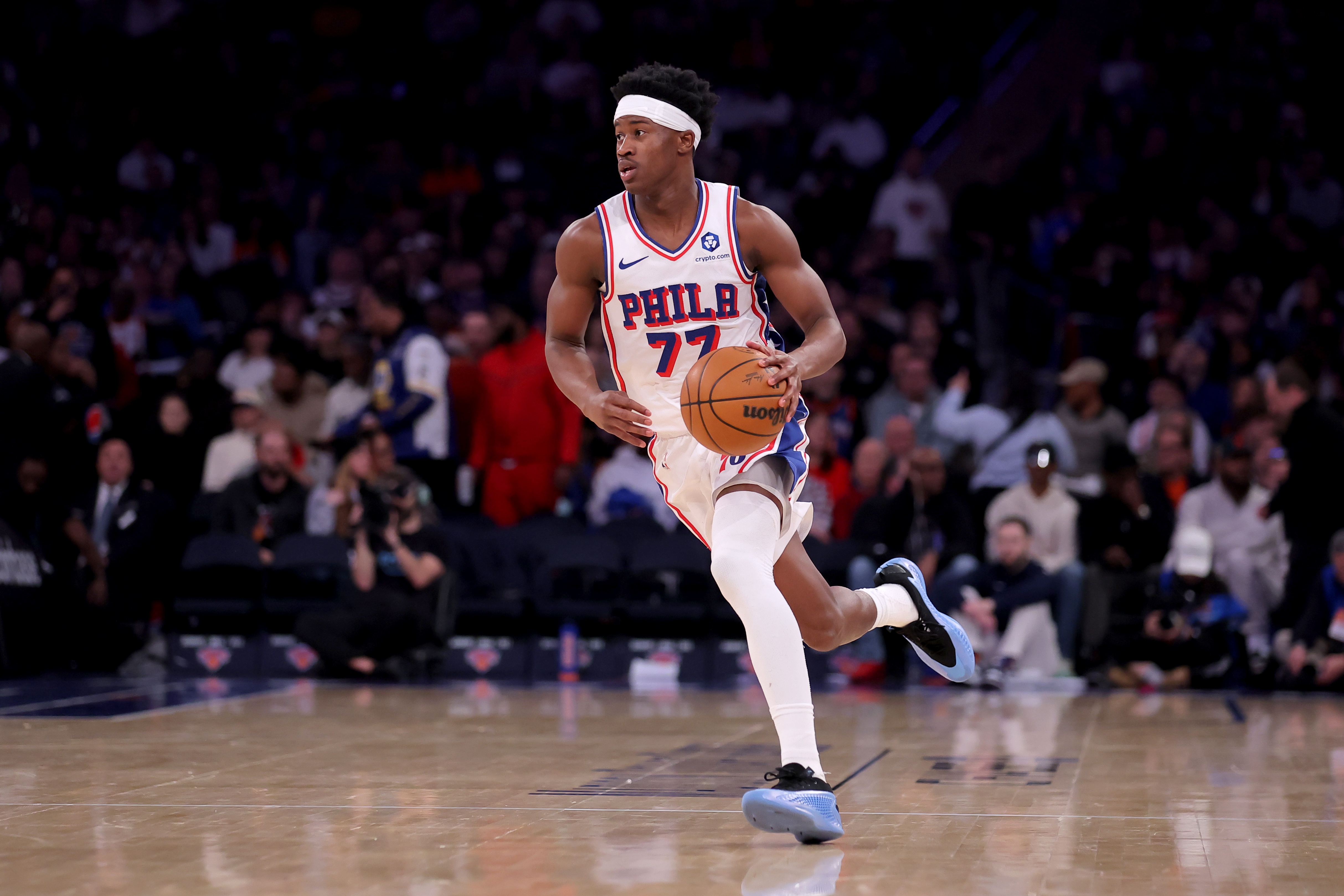 探花秀！埃奇库姆顺下接球起飞 滞空对抗防守拉杆挑篮打中